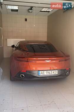 Купе Aston Martin DB11 2017 в Дніпрі