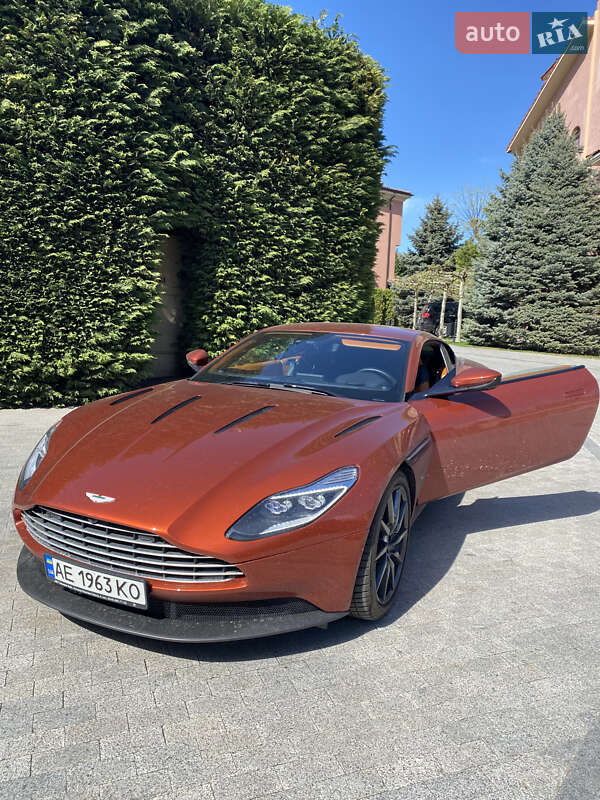 Aston Martin DB11 2017 Aston Martin DB11 2017