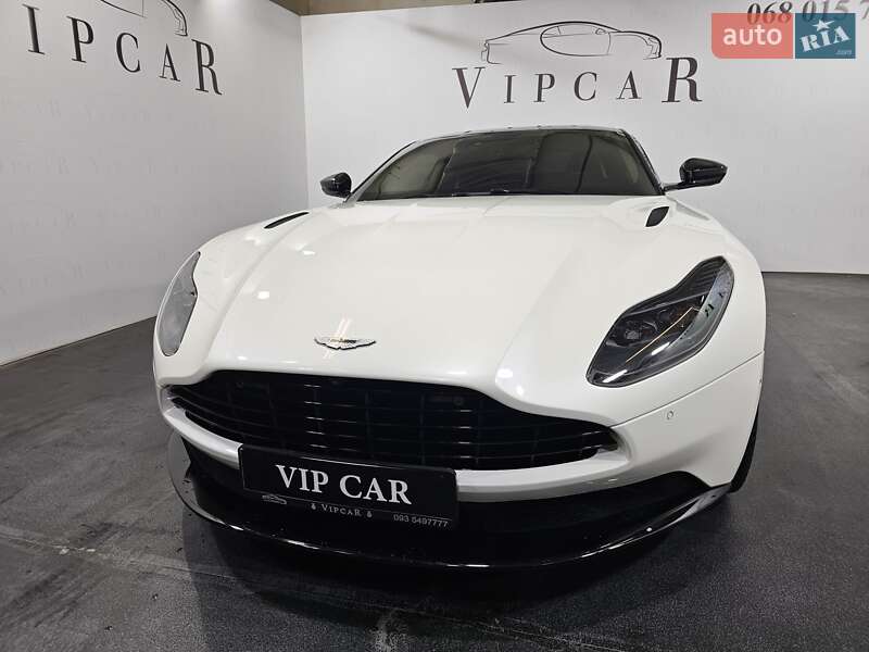 Купе Aston Martin DB11 2018 в Киеве