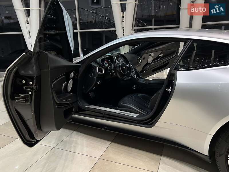 Купе Aston Martin DB11 2018 в Киеве