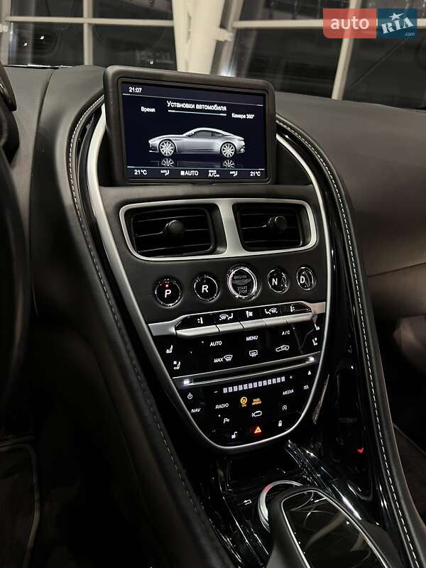 Купе Aston Martin DB11 2018 в Киеве