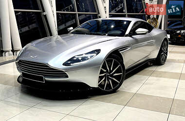 Купе Aston Martin DB11 2018 в Киеве