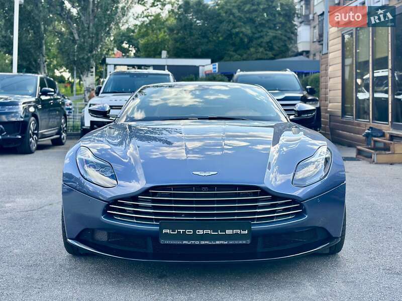 Купе Aston Martin DB11 2017 в Киеве