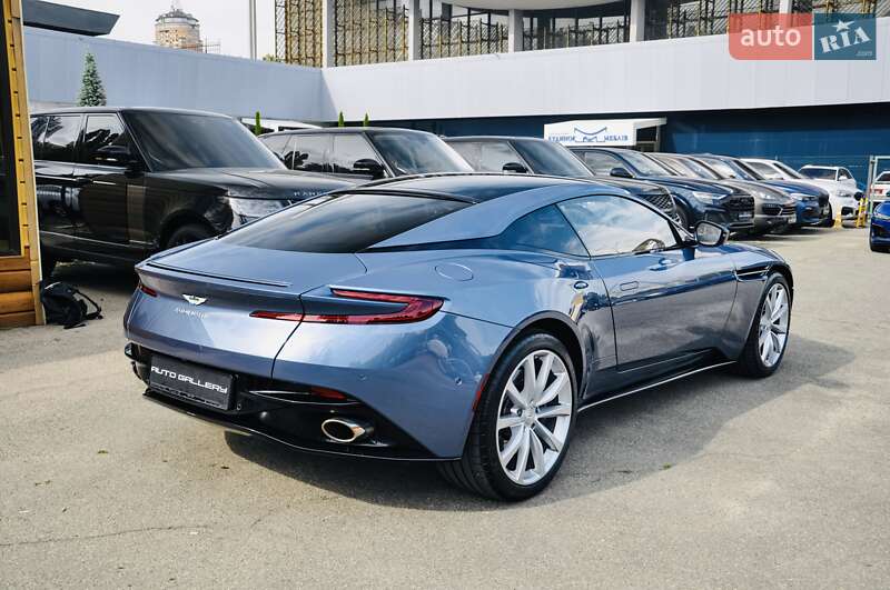 Купе Aston Martin DB11 2017 в Киеве