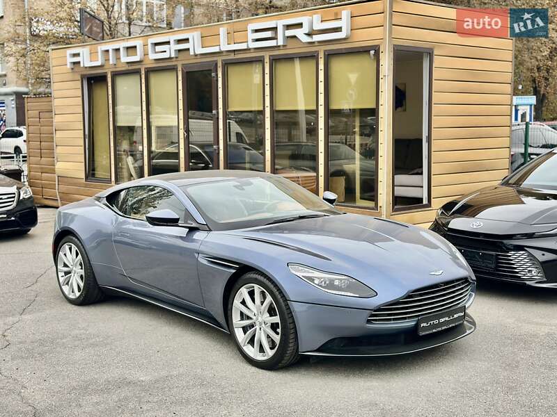 Купе Aston Martin DB11 2017 в 