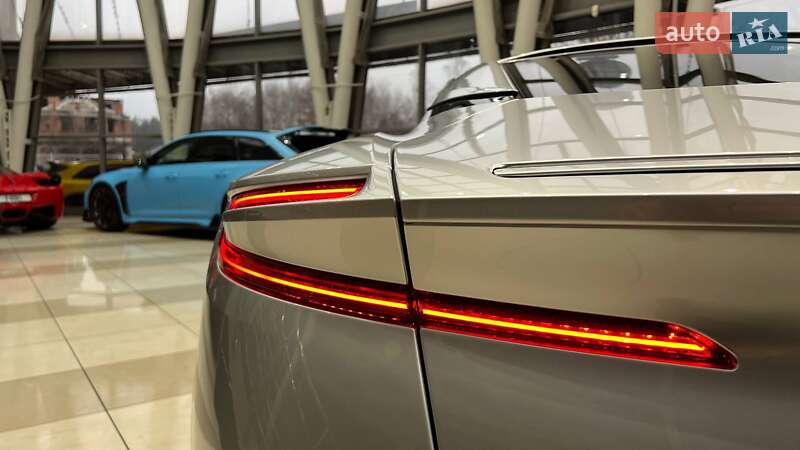 Купе Aston Martin DB11 2018 в Києві