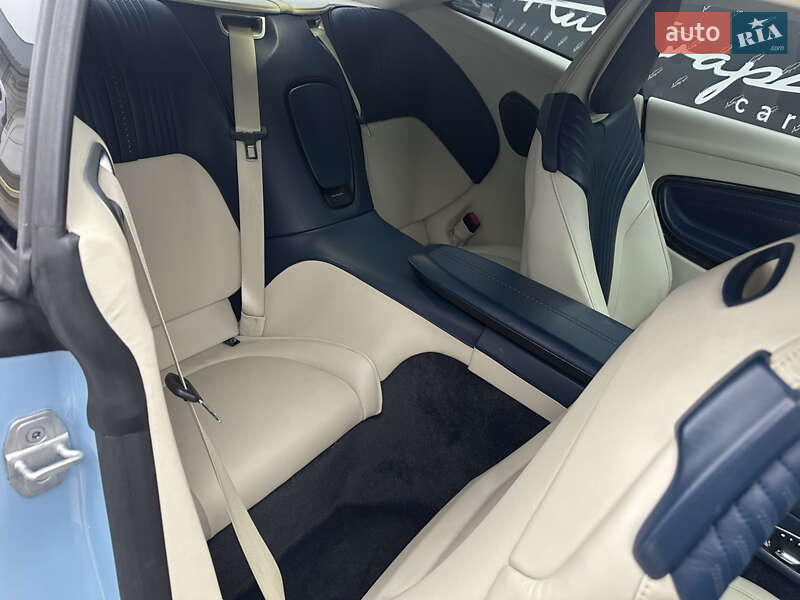 Купе Aston Martin DB11 2016 в Киеве
