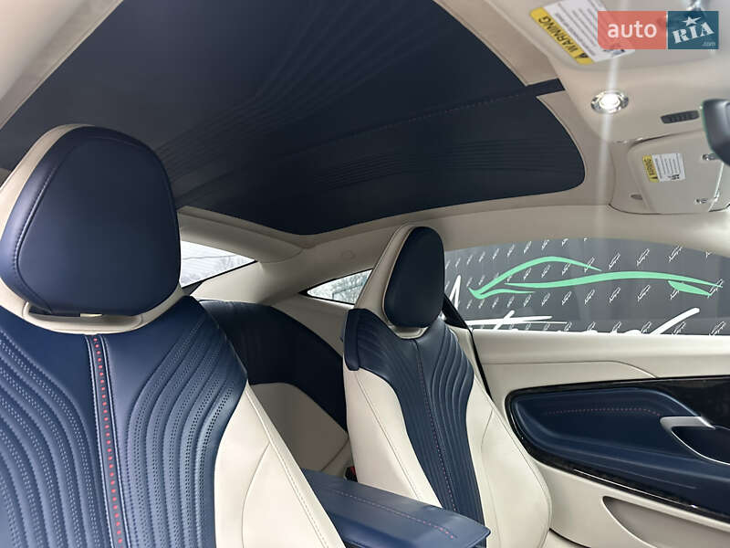 Купе Aston Martin DB11 2016 в Киеве