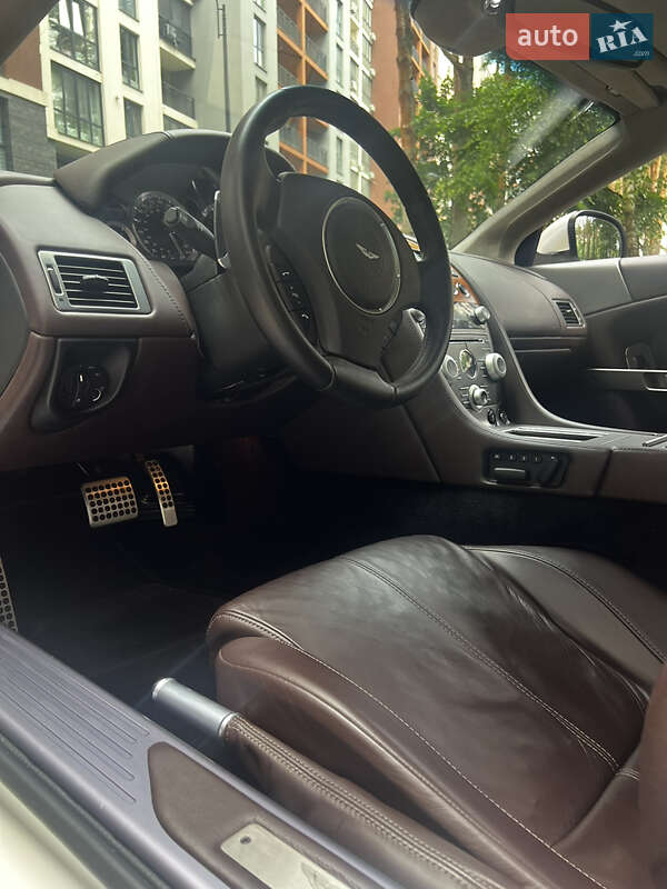 Кабриолет Aston Martin DB9 2010 в Броварах