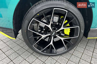 Позашляховик / Кросовер Aston Martin DBX 707 2025 в 