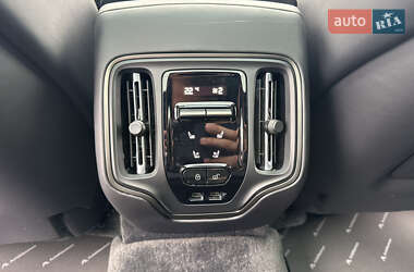 Позашляховик / Кросовер Aston Martin DBX 707 2025 в 