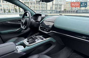 Позашляховик / Кросовер Aston Martin DBX 707 2025 в 