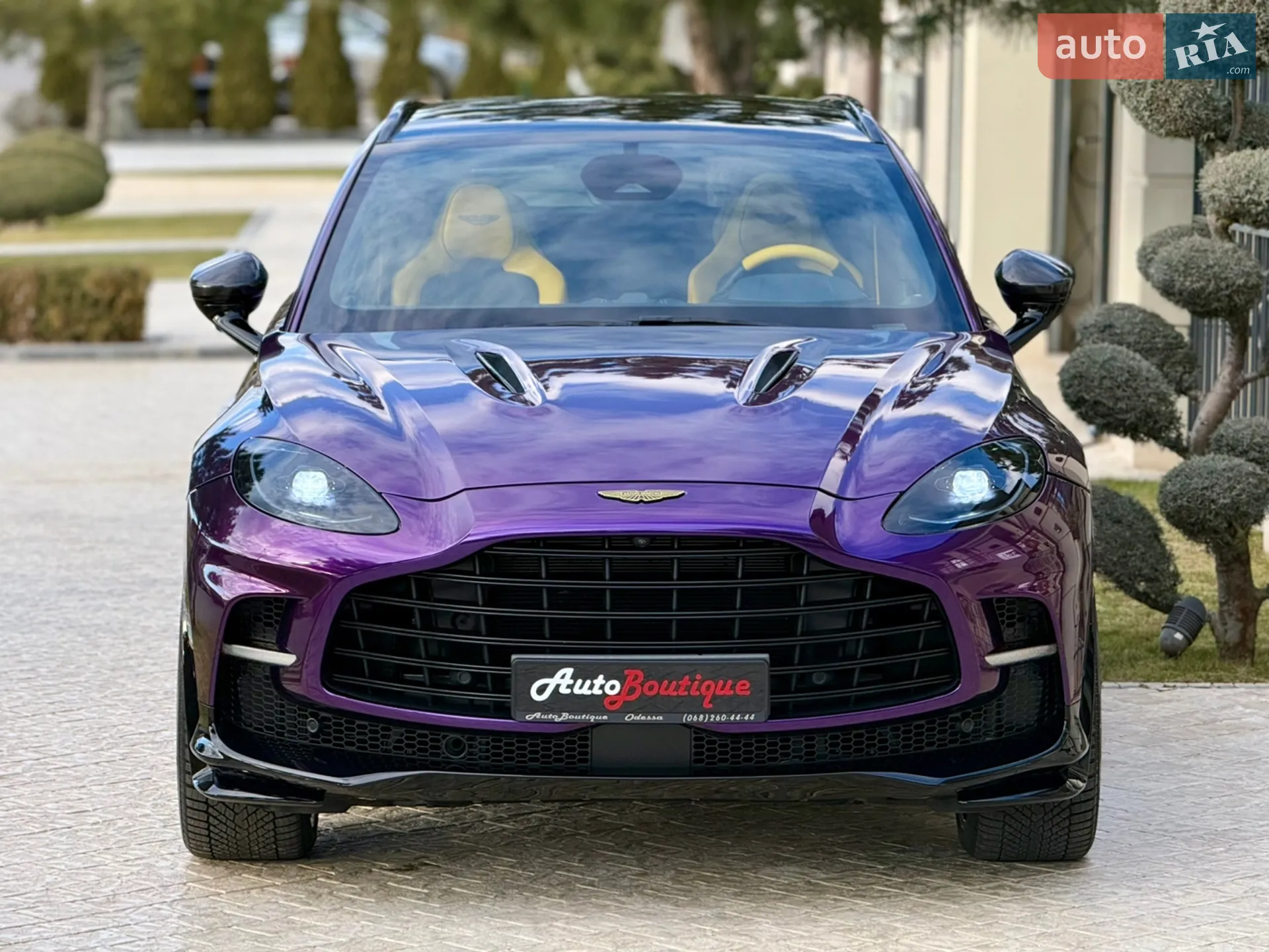 2024 Aston Martin DBX - мініатюра 2