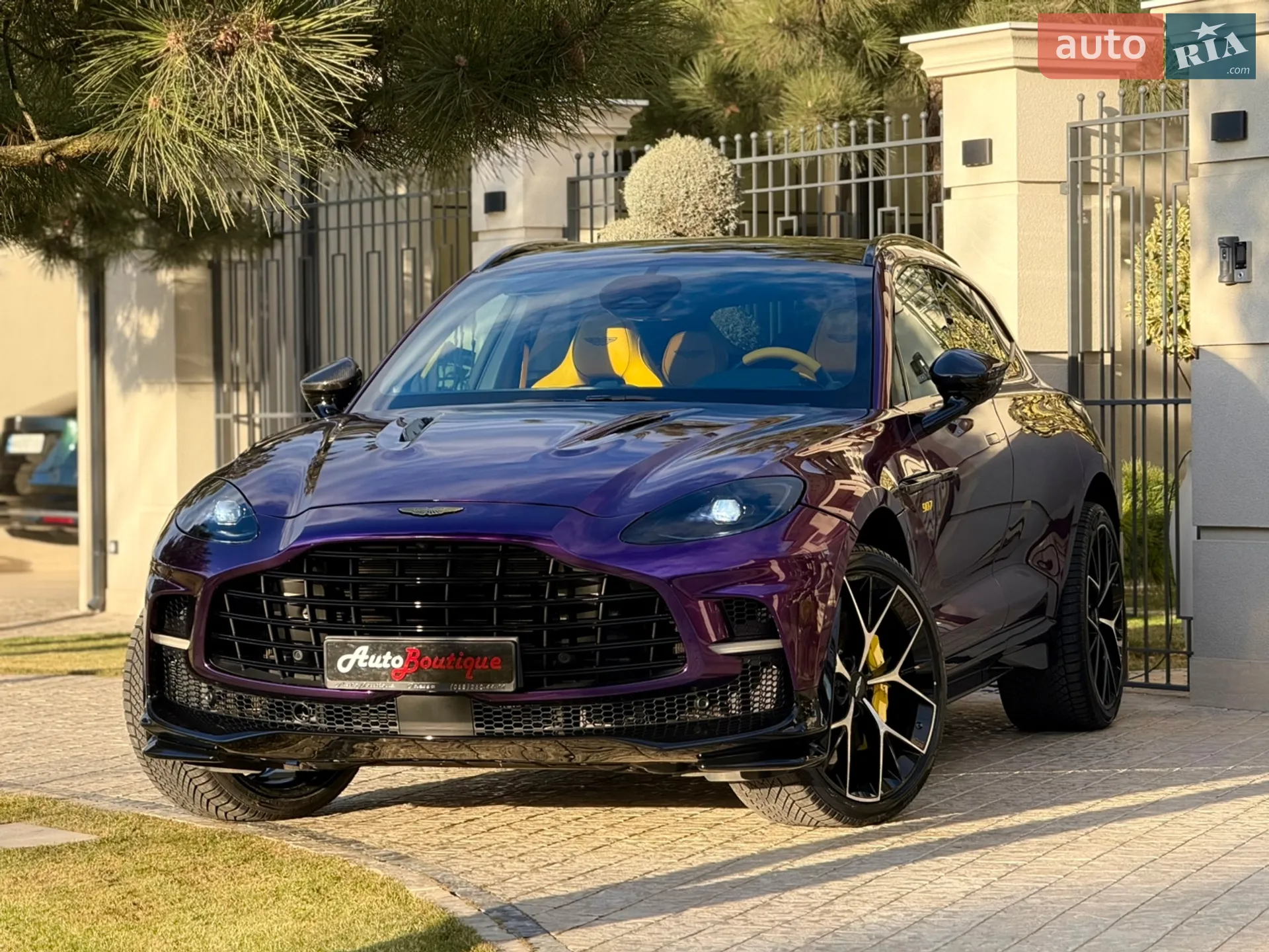 2024 Aston Martin DBX - мініатюра 5