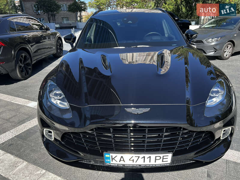 Внедорожник / Кроссовер Aston Martin DBX 2021 в 