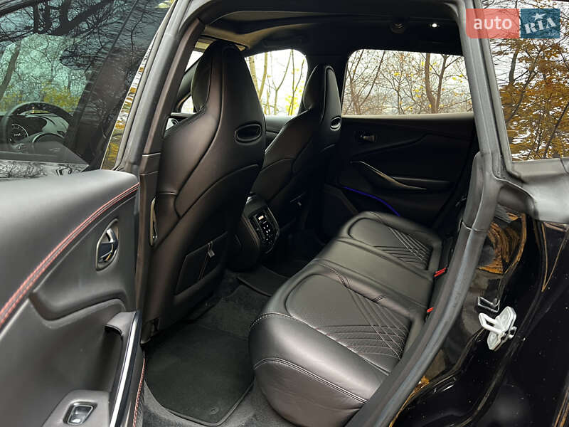 Внедорожник / Кроссовер Aston Martin DBX 2021 в Киеве