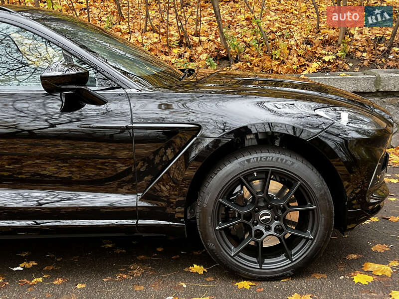 Внедорожник / Кроссовер Aston Martin DBX 2021 в Киеве