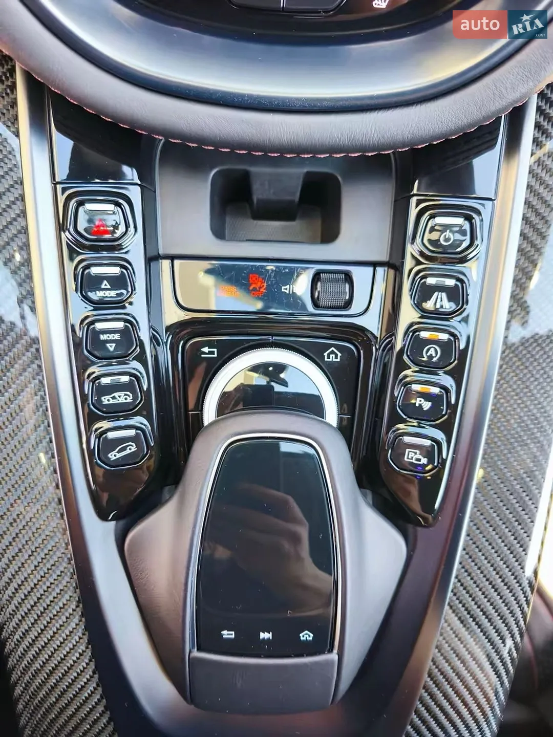 2021 Aston Martin DBX - мініатюра 25