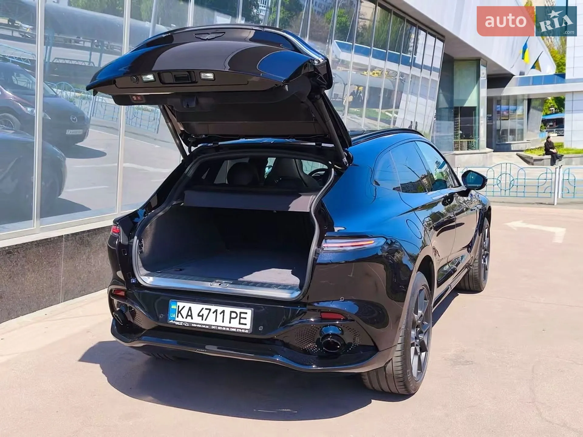 2021 Aston Martin DBX - мініатюра 35