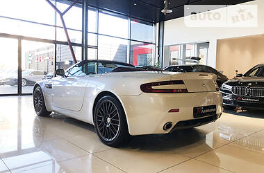 Кабриолет Aston Martin V8 Vantage 2009 в 
