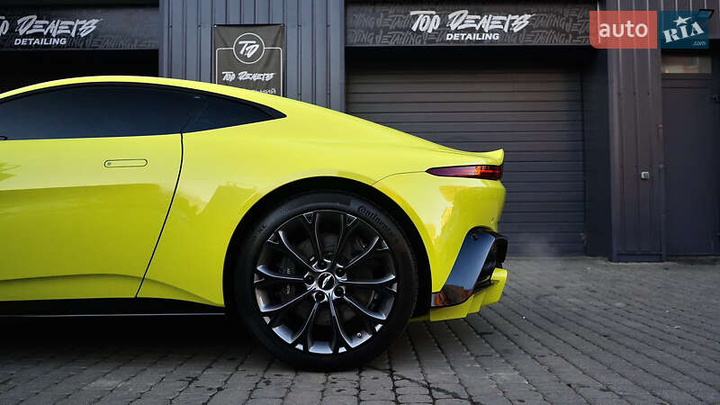 Купе Aston Martin Vantage 2018 в Львові