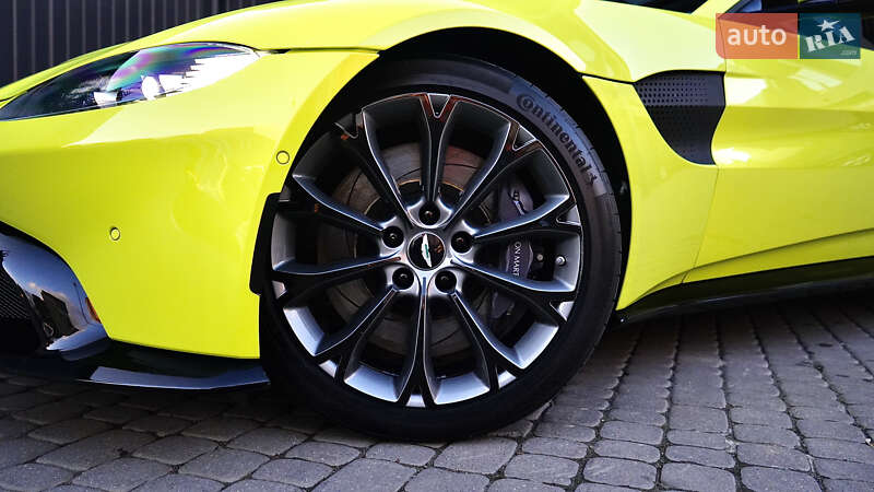 Купе Aston Martin Vantage 2018 в Львові