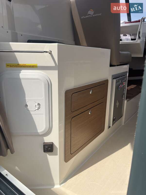 Моторная яхта Atlantic Marine Adventure 780 2018 в Виннице
