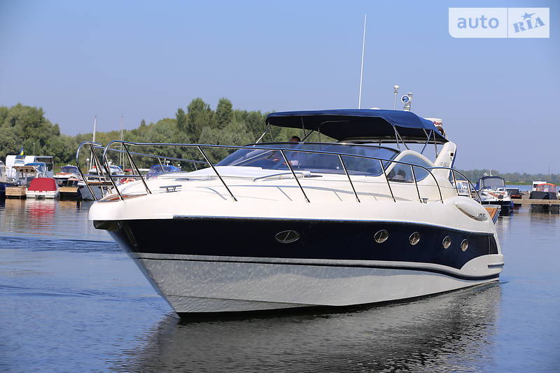 Моторная яхта Atlantis 425 2008 в Киеве фото 4 Моторная яхта Atlantis 425 2008 в Киеве