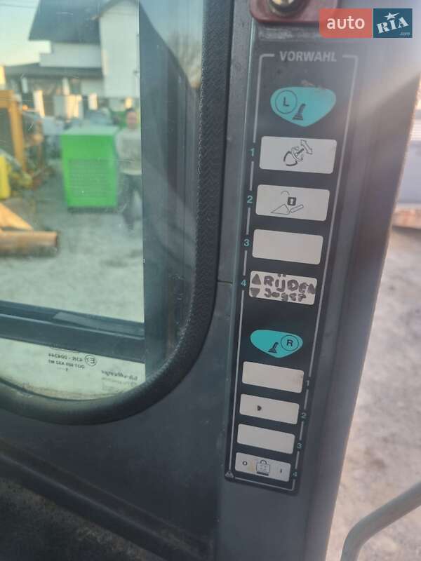 Экскаватор погрузчик Atlas 1404 2002 в Черновцах