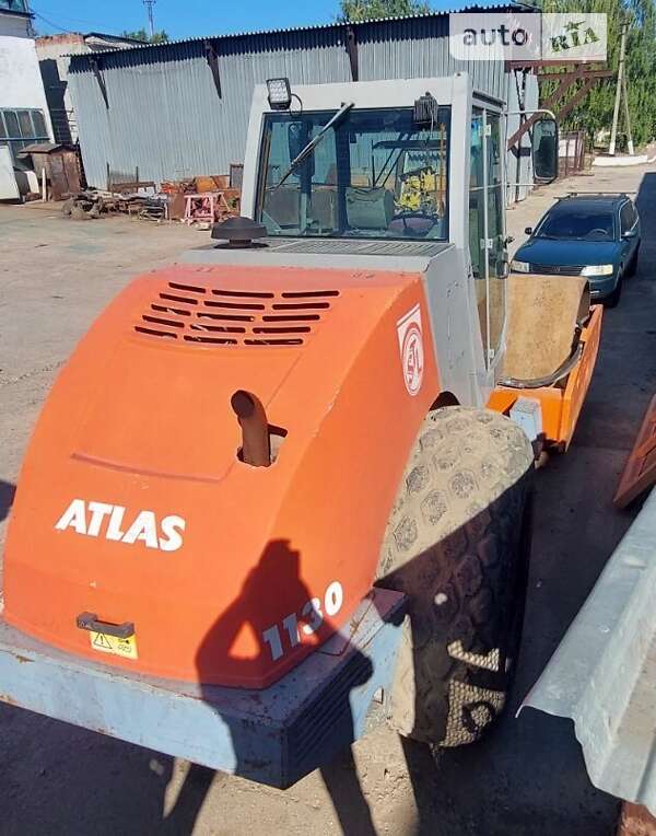 Дорожный каток Atlas AW 2006 в Черновцах