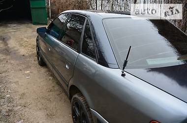 Седан Audi 100 1991 в Луганске