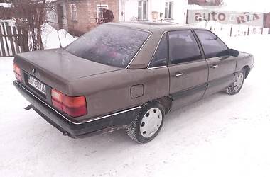 Седан Audi 100 1984 в Нововолынске