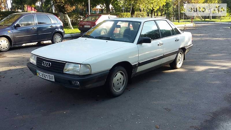 Седан Audi 100 1986 в Червонограде