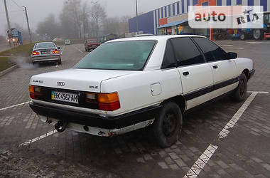 Седан Audi 100 1988 в Шепетовке