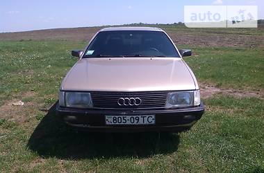 Седан Audi 100 1990 в Берестечку