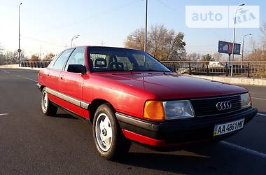 Седан Audi 100 1990 в Киеве