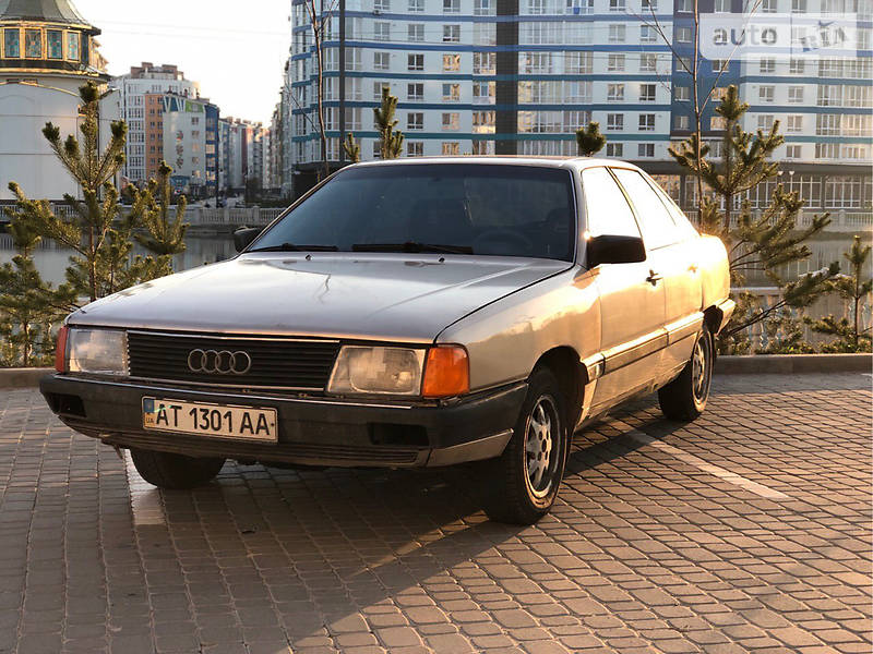 Audi 100 седан