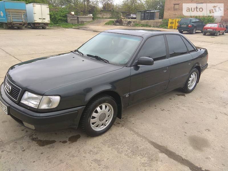 Седан Audi 100 1994 в Ладыжине