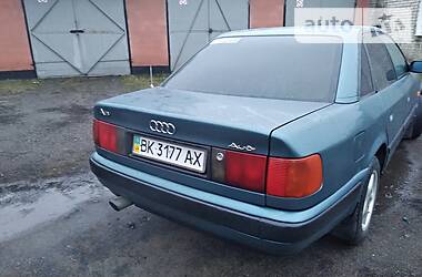 Седан Audi 100 1993 в Заречном