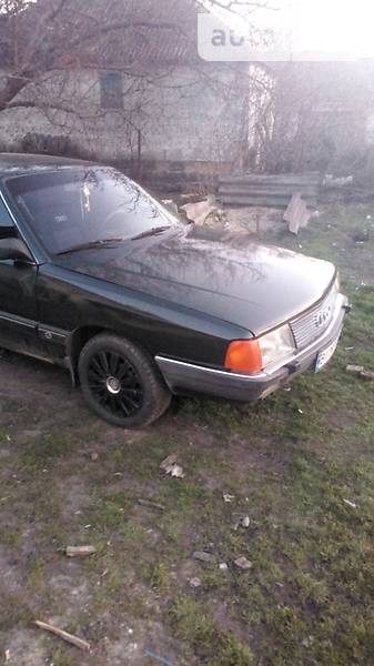 Седан Audi 100 1986 в Кременчуці