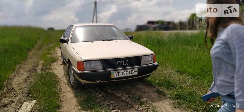 Седан Audi 100 1987 в Богородчанах