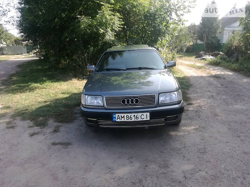 Audi 100