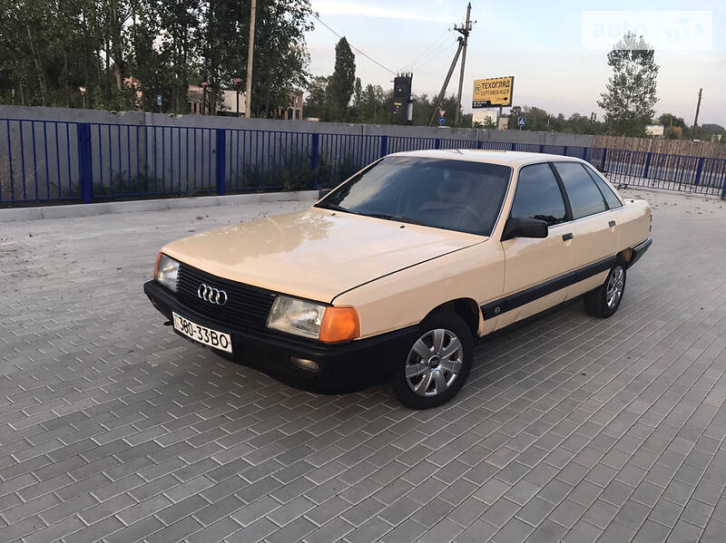 Седан Audi 100 1988 в Ковеле