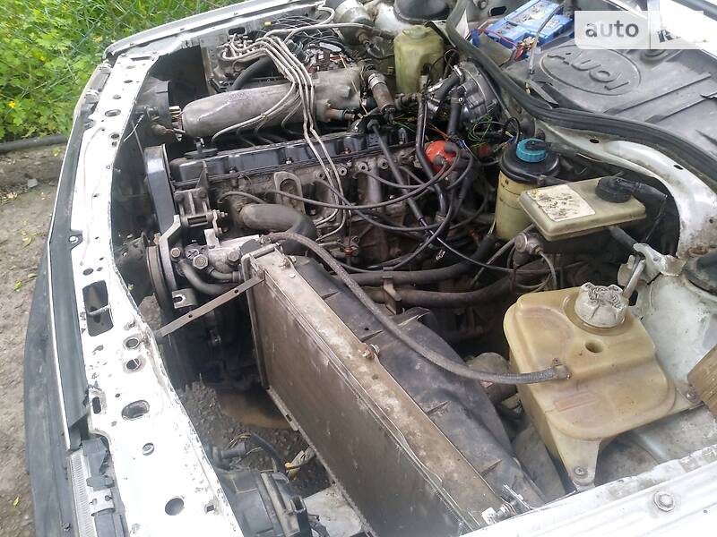 Седан Audi 100 1984 в Козове