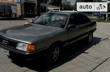 Седан Audi 100 1988 в Черновцах