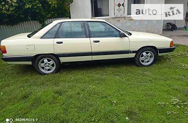 Седан Audi 100 1988 в Чорткові