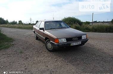 Седан Audi 100 1983 в 