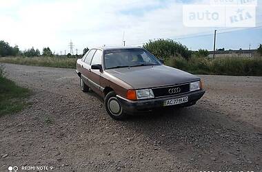 Седан Audi 100 1983 в Владимир-Волынском