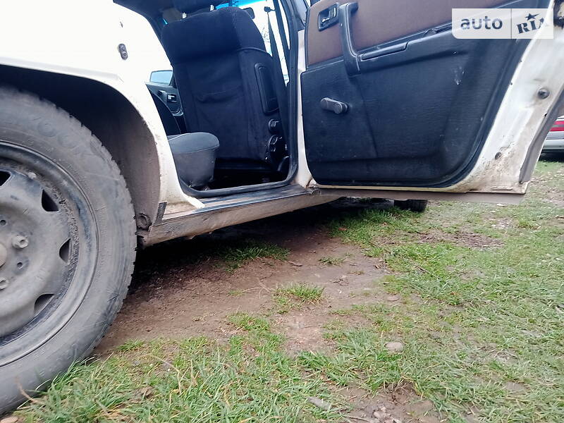 Седан Audi 100 1987 в Тысменице