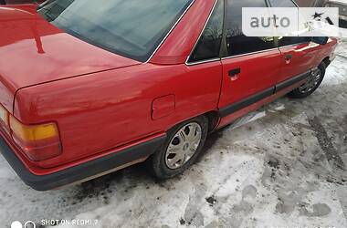 Седан Audi 100 1988 в Черновцах